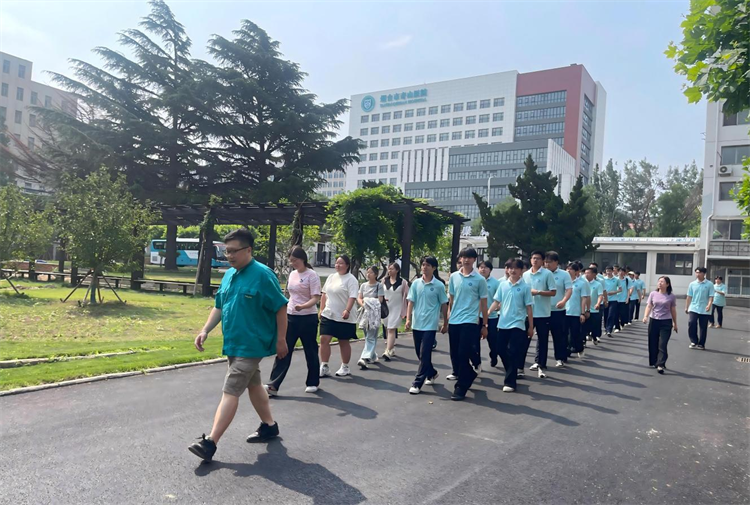 校企携手 筑梦未来 —烟台经济学院师生莅临北极星环山路园区参观学习